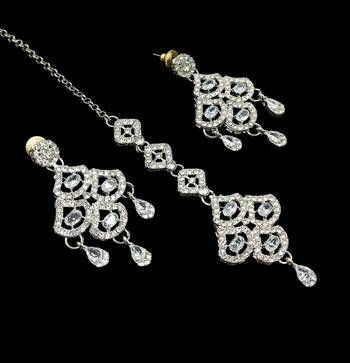 White agate stone necklace set with earrings & maang tikka, rhodium plated 3