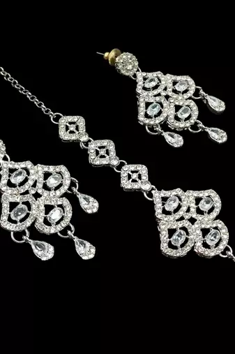 White agate stone necklace set with earrings & maang tikka, rhodium plated