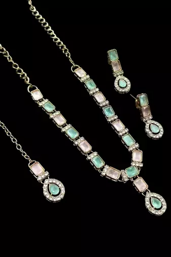 Pink & pista color necklace set with earrings and maang tikka – agate stone, antique gold plating