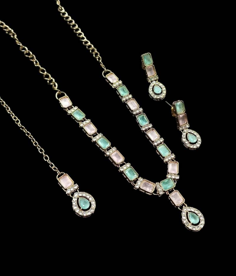 Pink & pista color necklace set with earrings and maang tikka – agate stone, antique gold plating