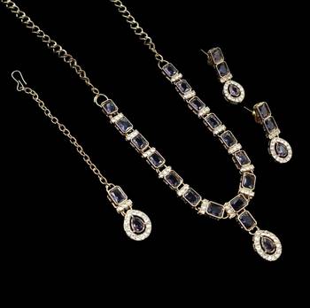 Purple color necklace set with earrings and maang tikka     agate stone, antique gold plating 2