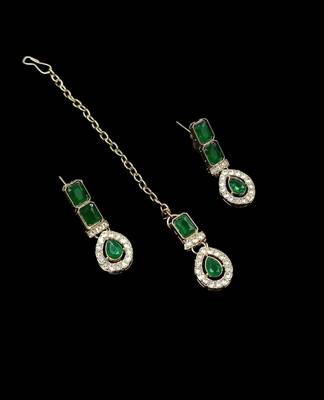 Green color necklace set with earrings and maang tikka     agate stone, antique gold plating 3