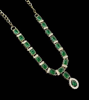Green color necklace set with earrings and maang tikka     agate stone, antique gold plating 4