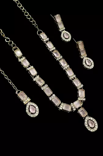 Baby pink color necklace set with earrings and maang tikka – agate stone, antique gold plating