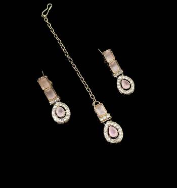 Baby pink color necklace set with earrings and maang tikka     agate stone, antique gold plating 4