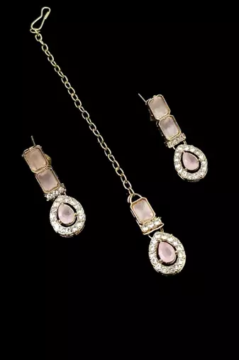 Baby pink color necklace set with earrings and maang tikka     agate stone, antique gold plating