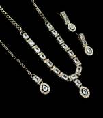 White color necklace set with earrings and maang tikka – agate stone, antique gold plating