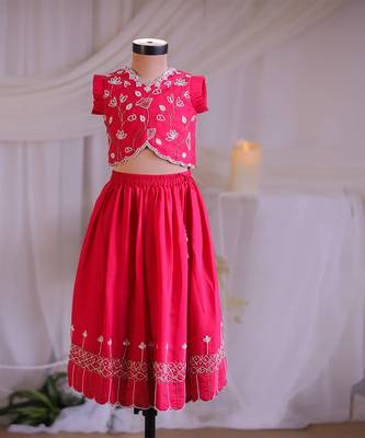 Rani pink embroidered silk lehenga set 3
