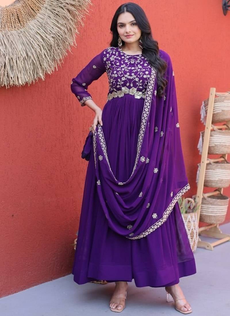 Women georgette with zari & sequins embroidered work kurta & dupatta set