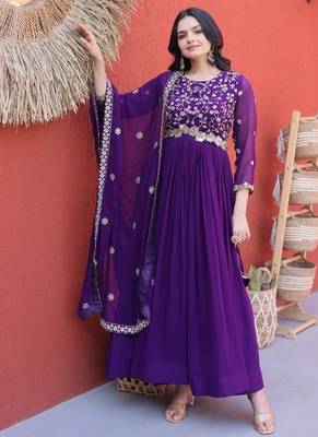 Women georgette with zari & sequins embroidered work kurta & dupatta set 4