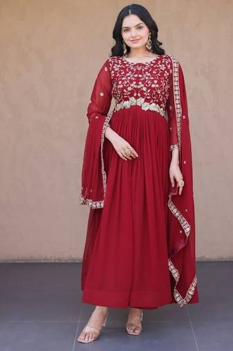Women georgette with zari & sequins embroidered work kurta & dupatta set
