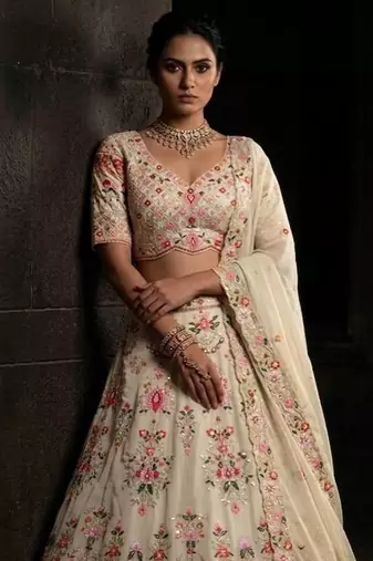 CREAM GEORGETTE PARTY WEAR EMBROIDERY LEHENGA CHOLI