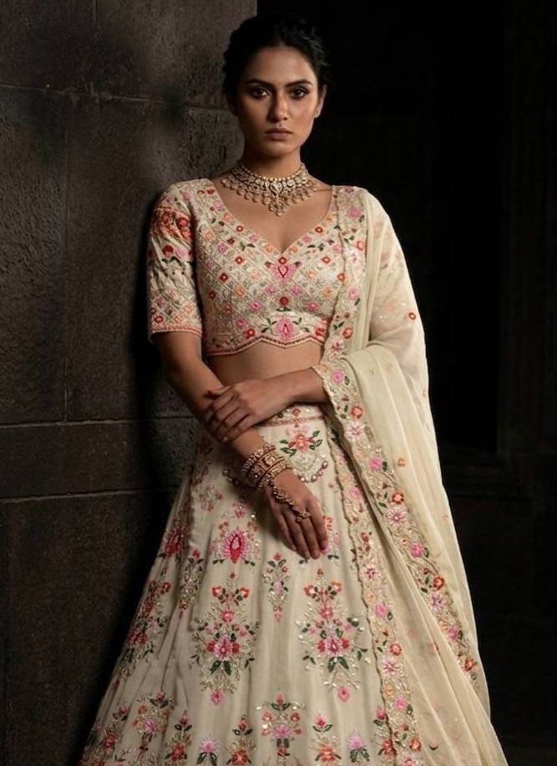 CREAM GEORGETTE PARTY WEAR EMBROIDERY LEHENGA CHOLI