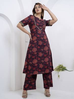 Women dark navy blue cotton round slight v neck with border deatiling at front label and sleeves   kurta set 1
