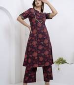 Women dark navy blue cotton round slight v neck with  border deatiling at front label and sleeves🧣 kurta set