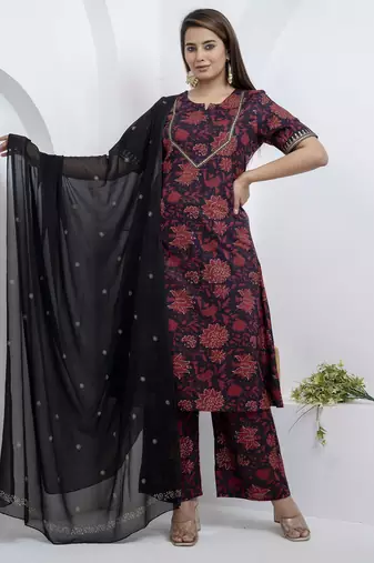Women dark navy blue cotton round slight v neck with border deatiling at front label and sleeves     kurta set