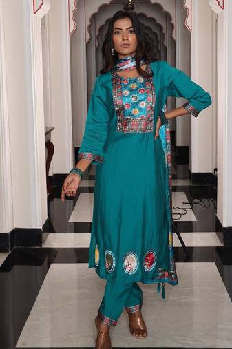 Women's viscose shimmer solid embroidered straight kurta with pant set