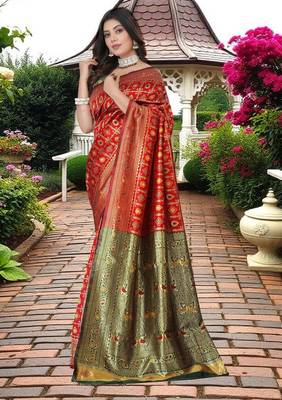 Red & Green Banarasi Cotton Silk Saree With Woven Zari Design and Rich Pallu 2