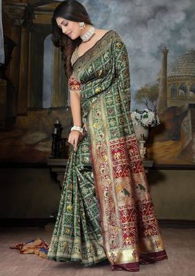 Green Banarasi Cotton Silk Saree with maroon Woven Pallu and Traditional Zari Design 2