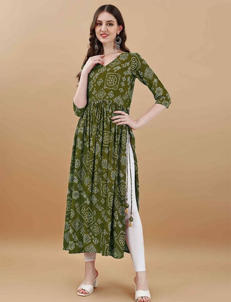 Green bandhani printed rayon a-line pleated kurta