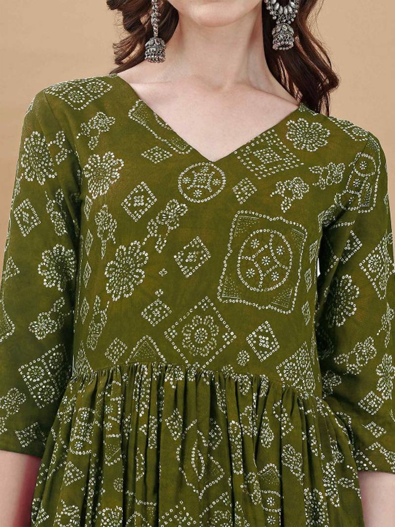 Green bandhani printed rayon a-line pleated kurta