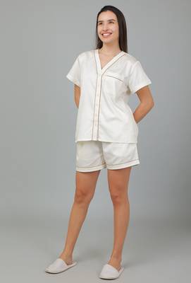 Cream cotton plain shorts co-ord set for women 3