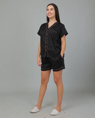 Black cotton plain shorts co-ord set for women 3