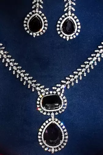 Black stones american diamond necklace set