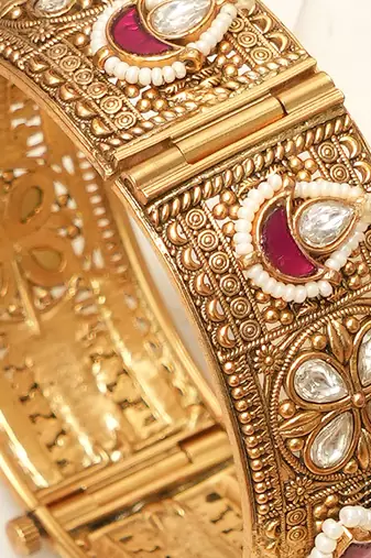 Red stones kundan kada
