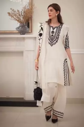 White natural crepe embroidered farshi suit set with organza dupatta