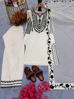 White natural crepe embroidered farshi suit set with organza dupatta 3