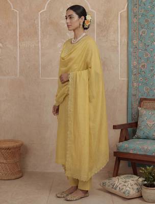 mustard solid a-line design lining kurta trouser dupatta set 2