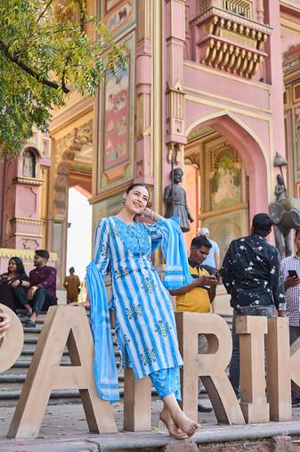 blue and white floral-printed yoke with vertical pintuck detailing kurta trouser dupatta set