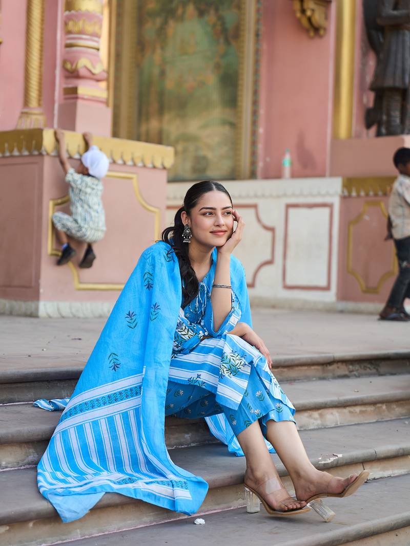 blue and white floral-printed yoke with vertical pintuck detailing kurta trouser dupatta set