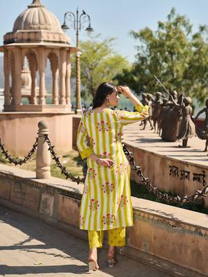 yellow and white floral-printed yoke with vertical pintuck detailing kurta trouser dupatta set 3