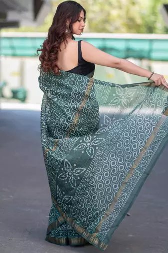 Mrinalini- green dabu maheshwari silk saree with unstitched blouse