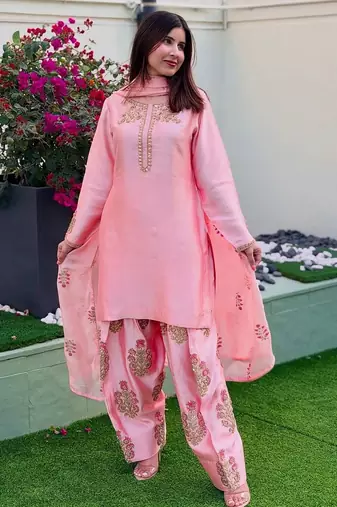 pink crepe festive kurta set