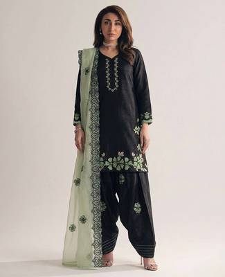 black roman silk festive kurta set 1
