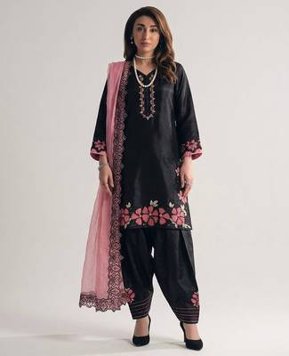 black roman silk festive kurta set 1
