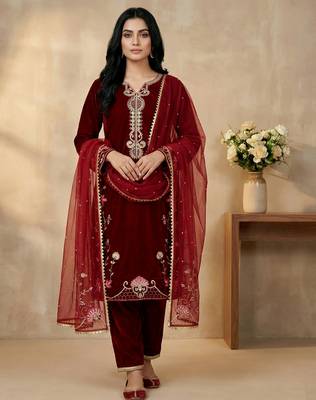 maroon velvet festive kurta set 1
