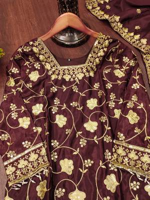 brown chinon festive kurta set 4