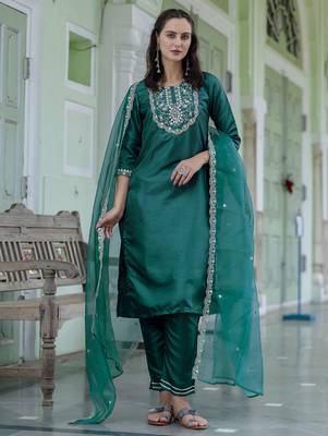 green silk blend festive kurta set 1
