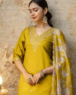 yellow viscose festive kurta set 4