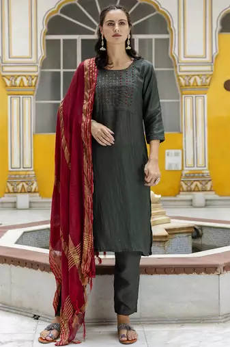 mehendi silk blend festive kurta set