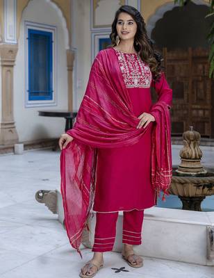 pink chinon festive kurta set 1