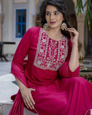 pink chinon festive kurta set 4