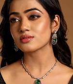 Green stone polki collar necklace set