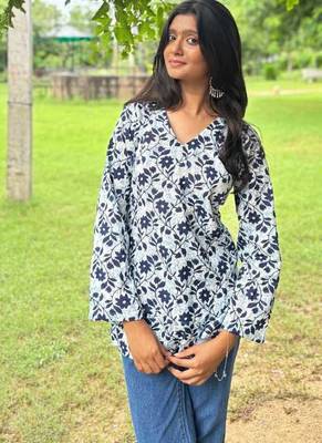 The Indigo Jaal Flared-Sleeve Kurti 4