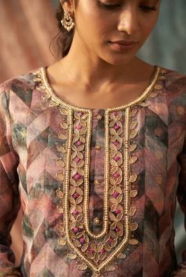 Pink organza banarasi handwork suit set with dupatta 3