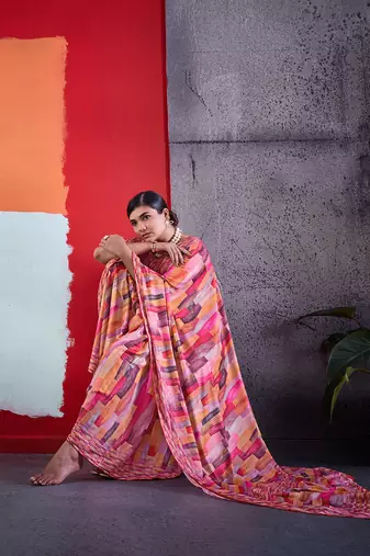 Pink cotton crepe geometrical printed saree